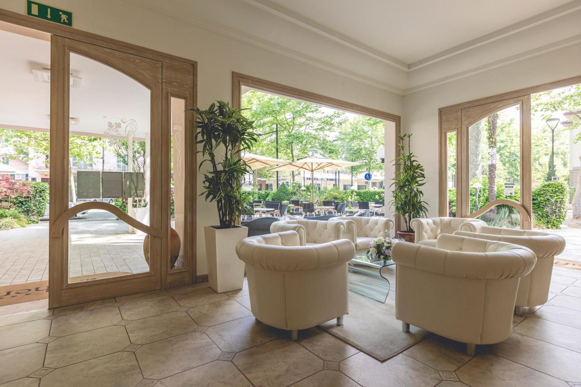 Hotel Athena Cervia Exterior foto