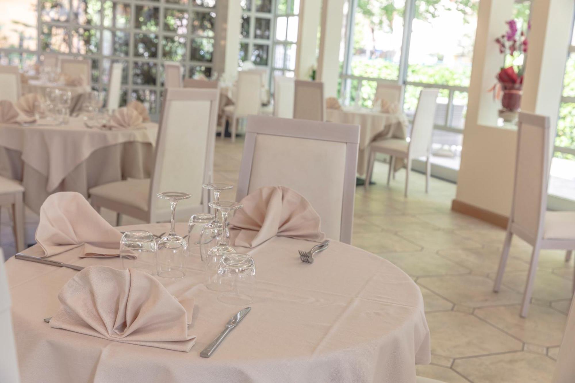 Hotel Athena Cervia Exterior foto