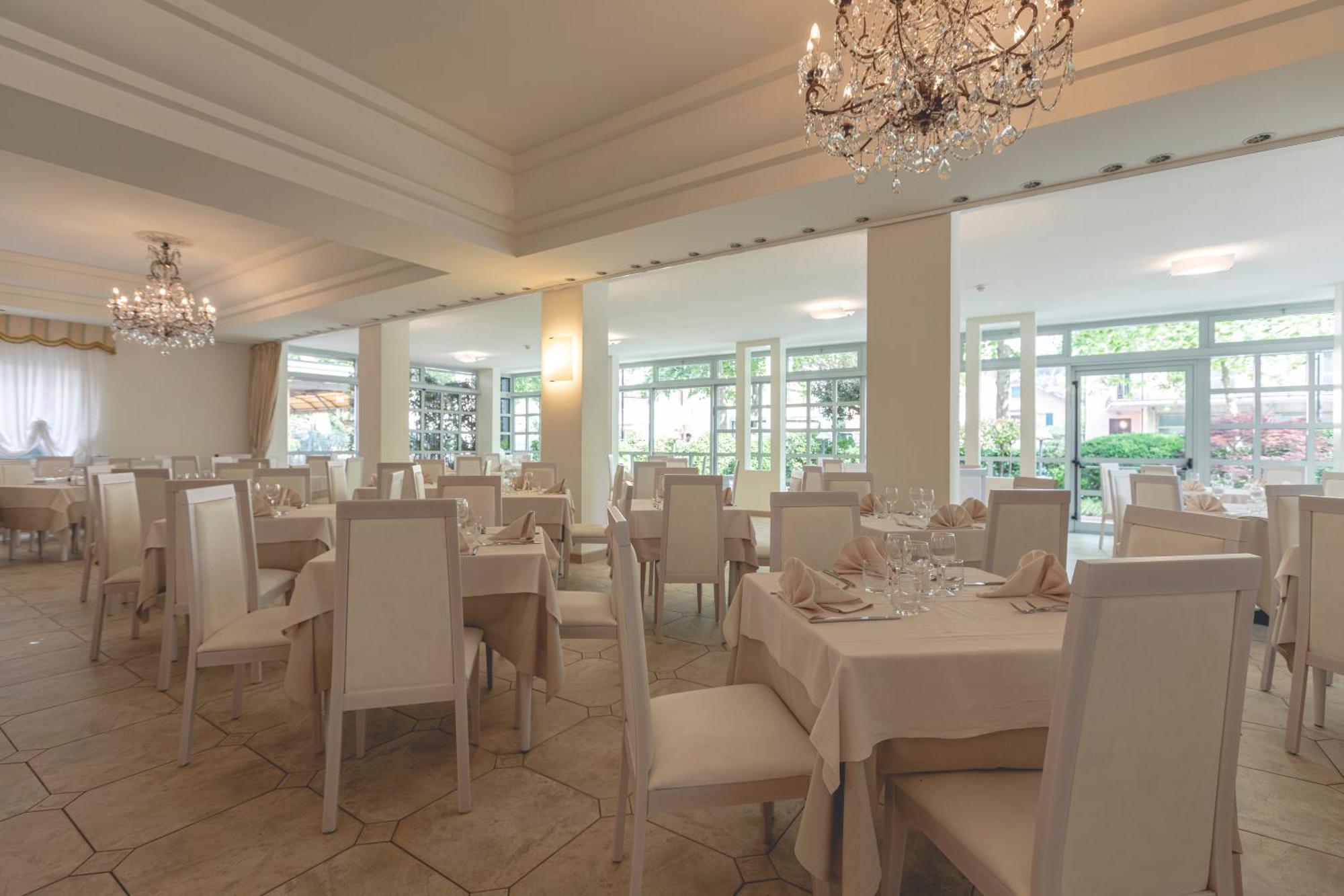 Hotel Athena Cervia Exterior foto
