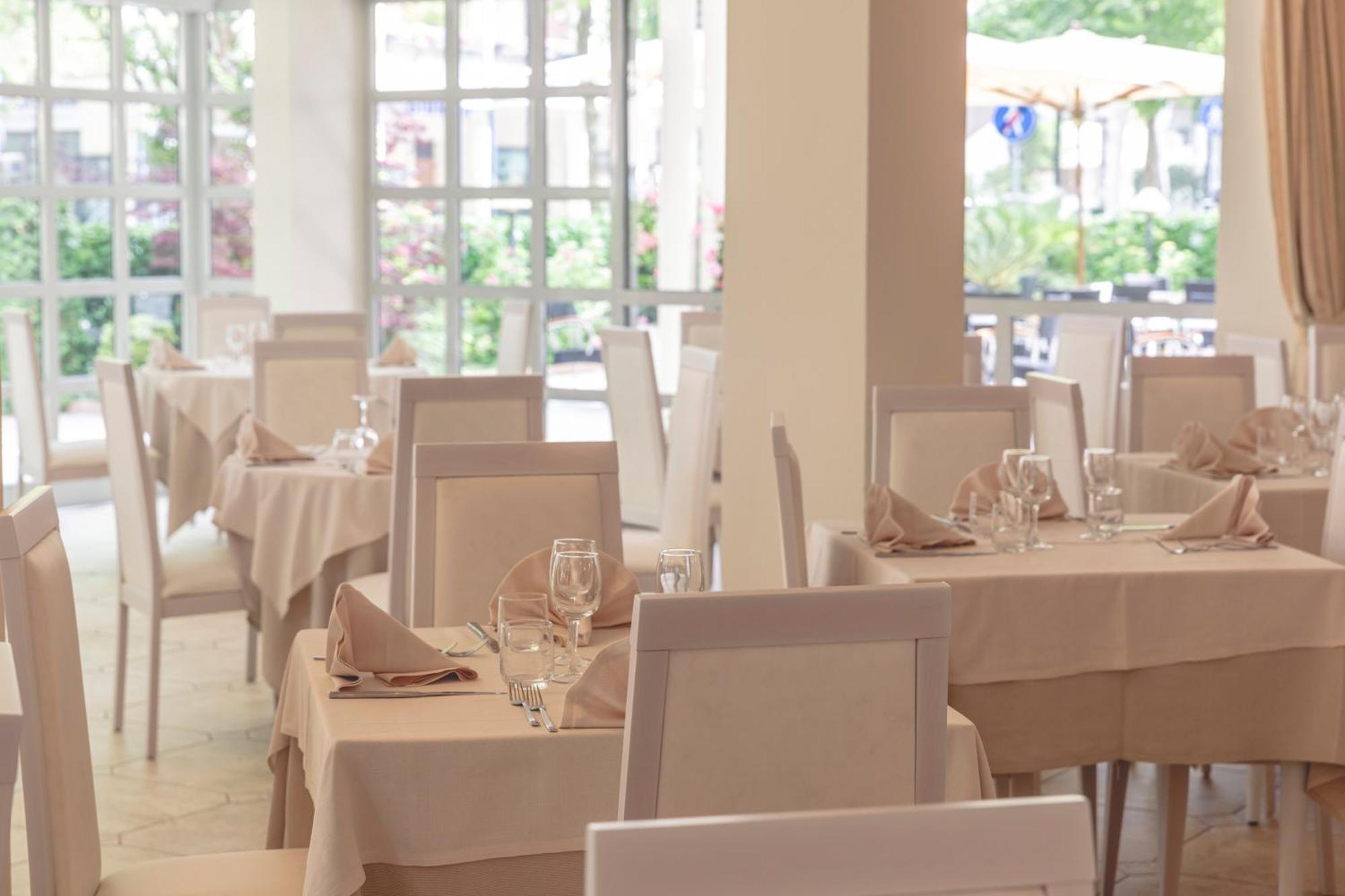 Hotel Athena Cervia Exterior foto