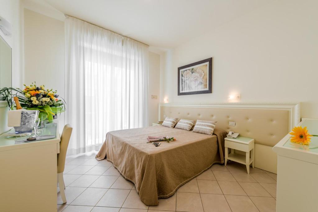 Hotel Athena Cervia Exterior foto