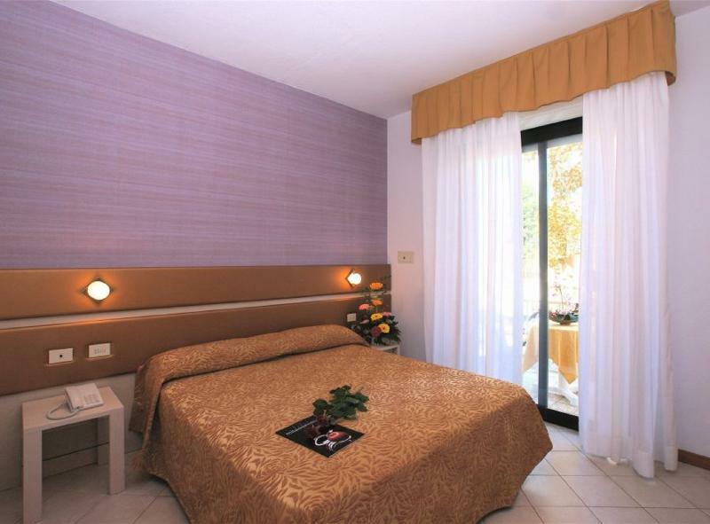 Hotel Athena Cervia Exterior foto